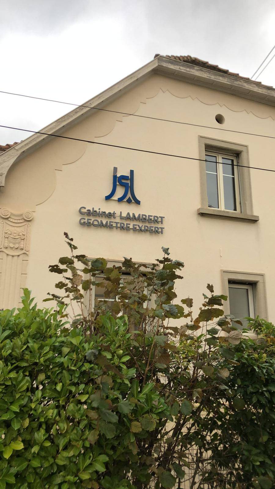 Enseigne rétro-éclairée en aluminium Haguenau